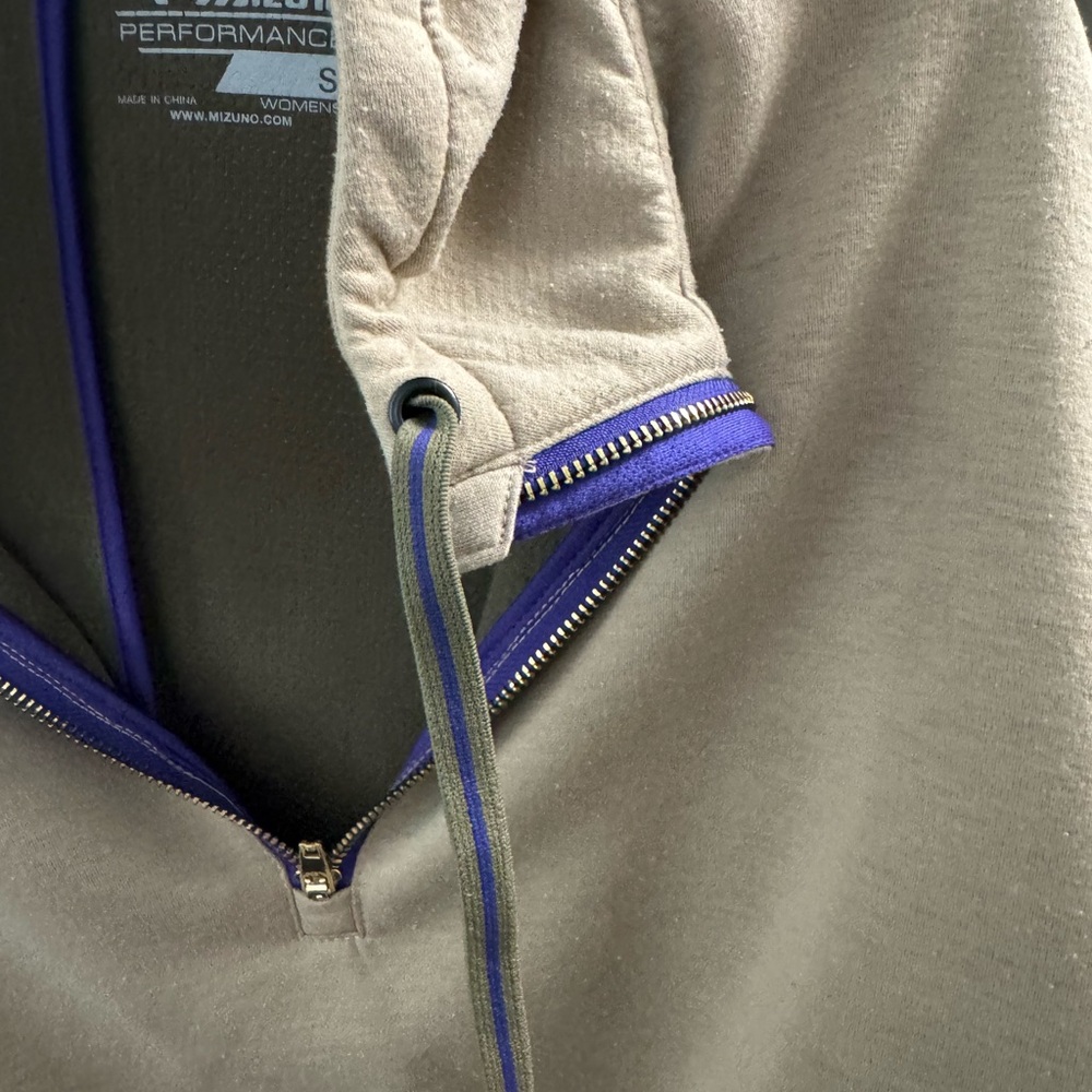 Mizuno Tan Cropped Hoodie Ronda Rousey Collection - Picture 3 of 6